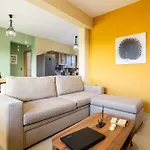Martinia Pool Getaways - Majestic Panoramic Views Apartment