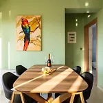 Martinia Pool Getaways - Majestic Panoramic Views Apartment *