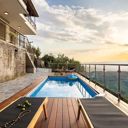 Martinia Pool Getaways - Majestic Panoramic Views *