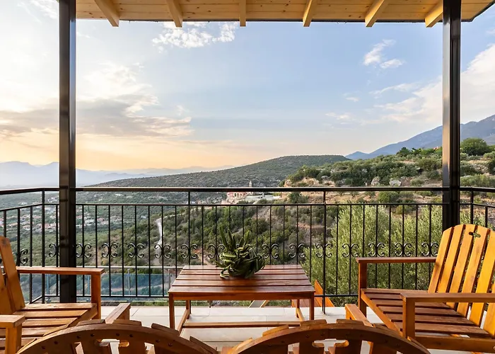 Martinia Pool Getaways - Majestic Panoramic Views *