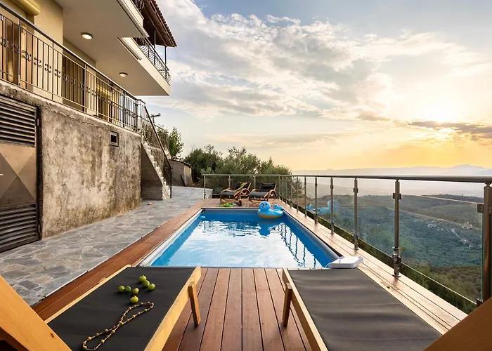Martinia Pool Getaways - Majestic Panoramic Views *
