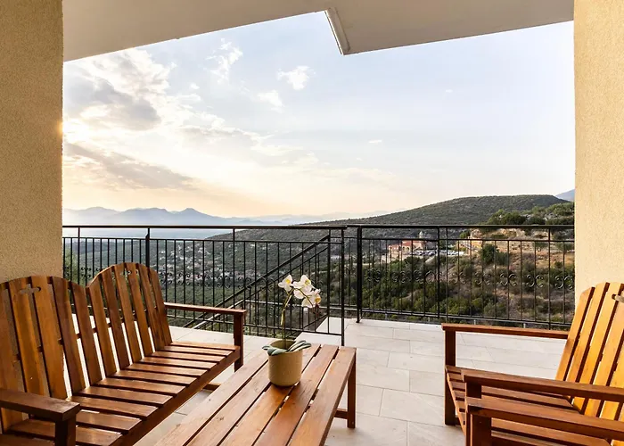 Martinia Pool Getaways - Majestic Panoramic Views Apartmán