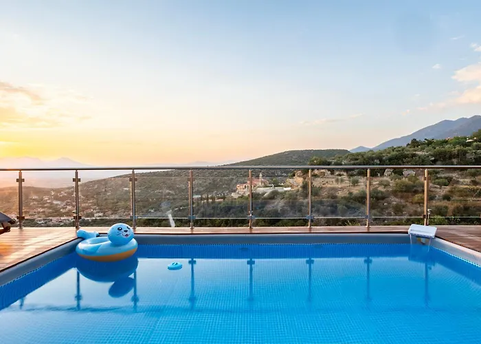 Martinia Pool Getaways - Majestic Panoramic Views