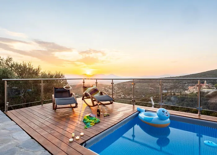 Martinia Pool Getaways - Majestic Panoramic Views *