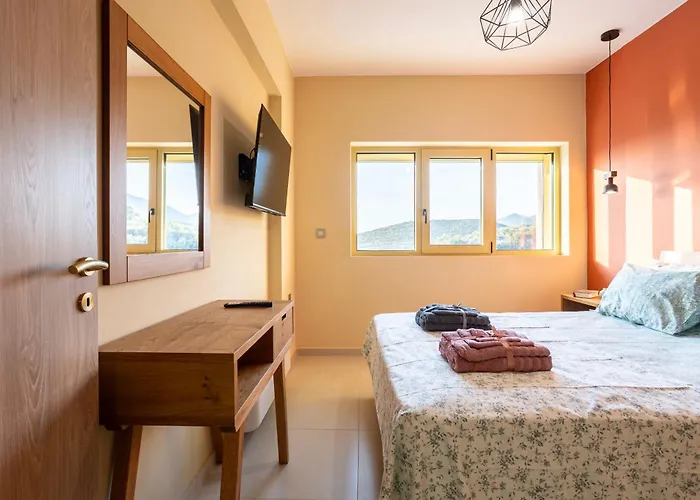 Martinia Pool Getaways - Majestic Panoramic Views * Ano Amfia